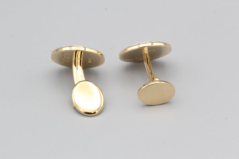 Patek Philippe Calatrava 18k Gold Cufflinks In Excellent Condition For Sale In New York, NY
