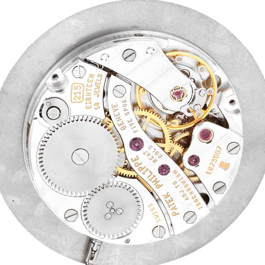 Patek Philippe Montre Calatrava pour homme en or rose 18 carats avec bracelet noir 3919 en vente 2