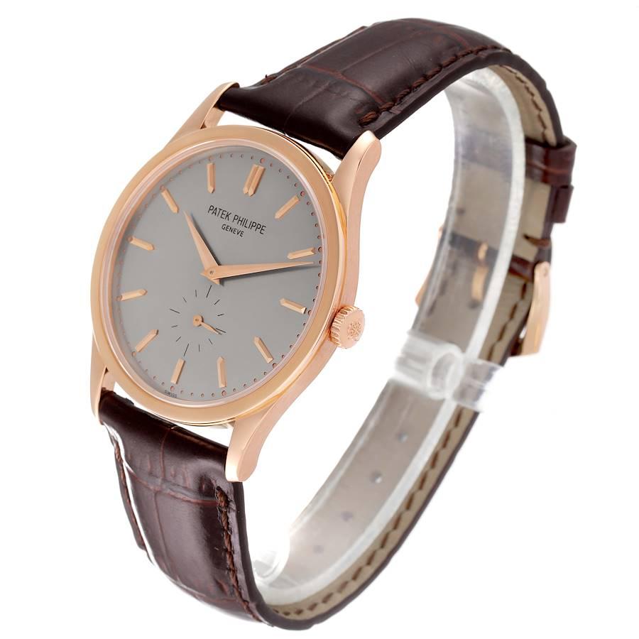 Patek Philippe Calatrava Herrenuhr 5196 mit 18 Karat Roségold und silbernem Zifferblatt im Angebot 1