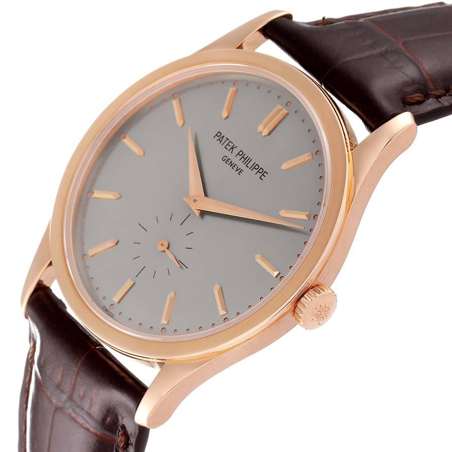 Patek Philippe Calatrava Herrenuhr 5196 mit 18 Karat Roségold und silbernem Zifferblatt im Angebot 2