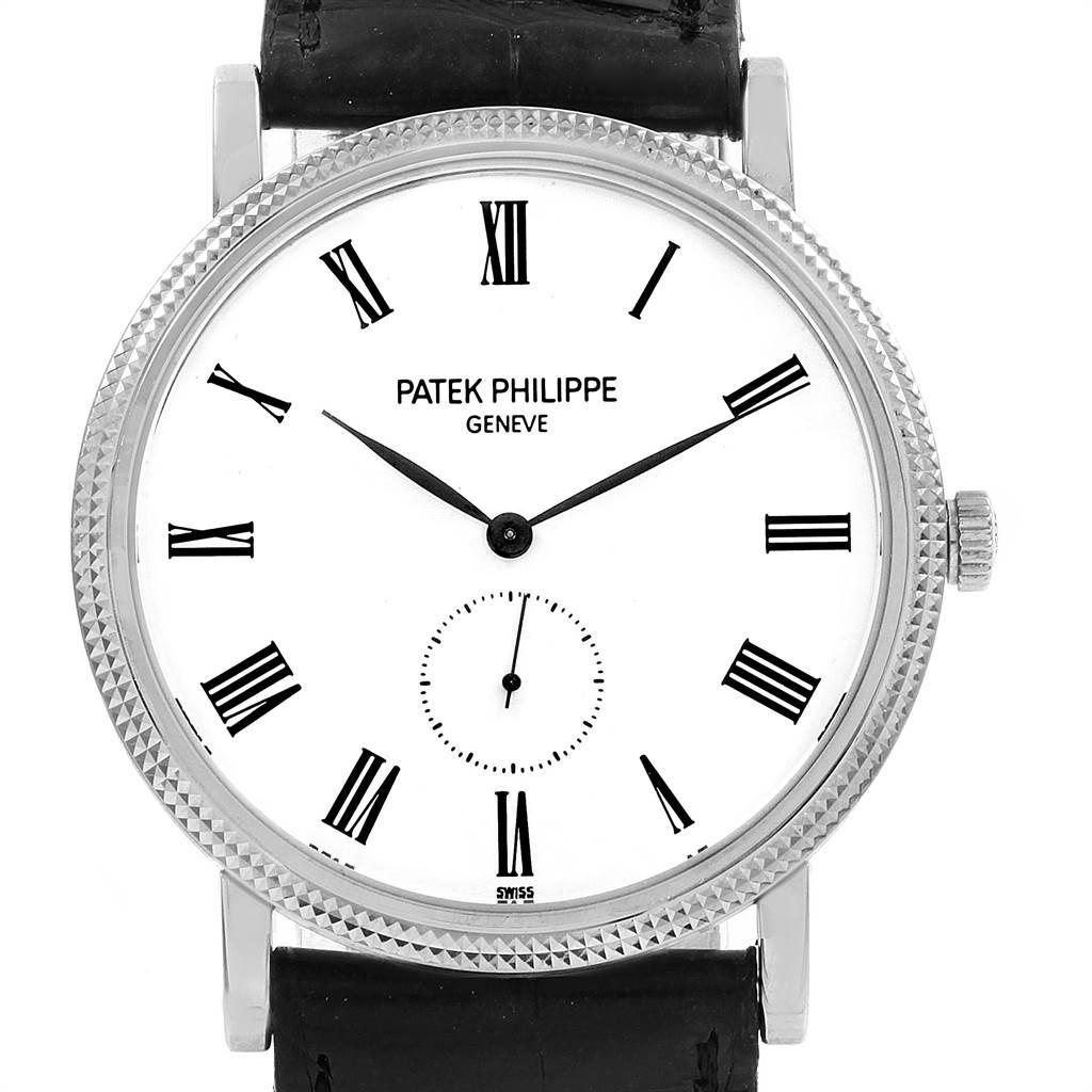 Patek Philippe Calatrava 18 Karat White Gold Automatic Men’s Watch 5119 In Excellent Condition For Sale In Atlanta, GA