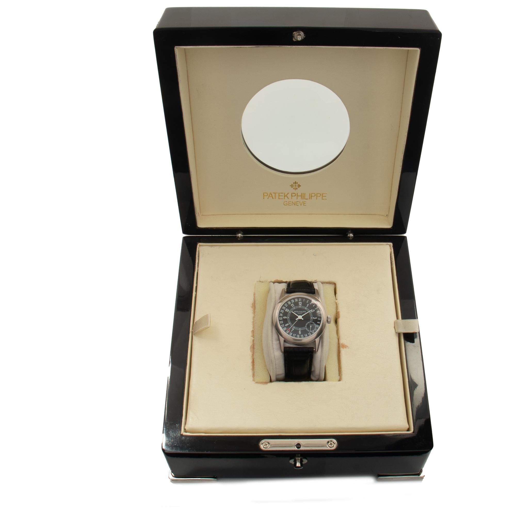 Patek Philippe Calatrava 18k white gold Automatic Wristwatch Ref 6000g For Sale 2