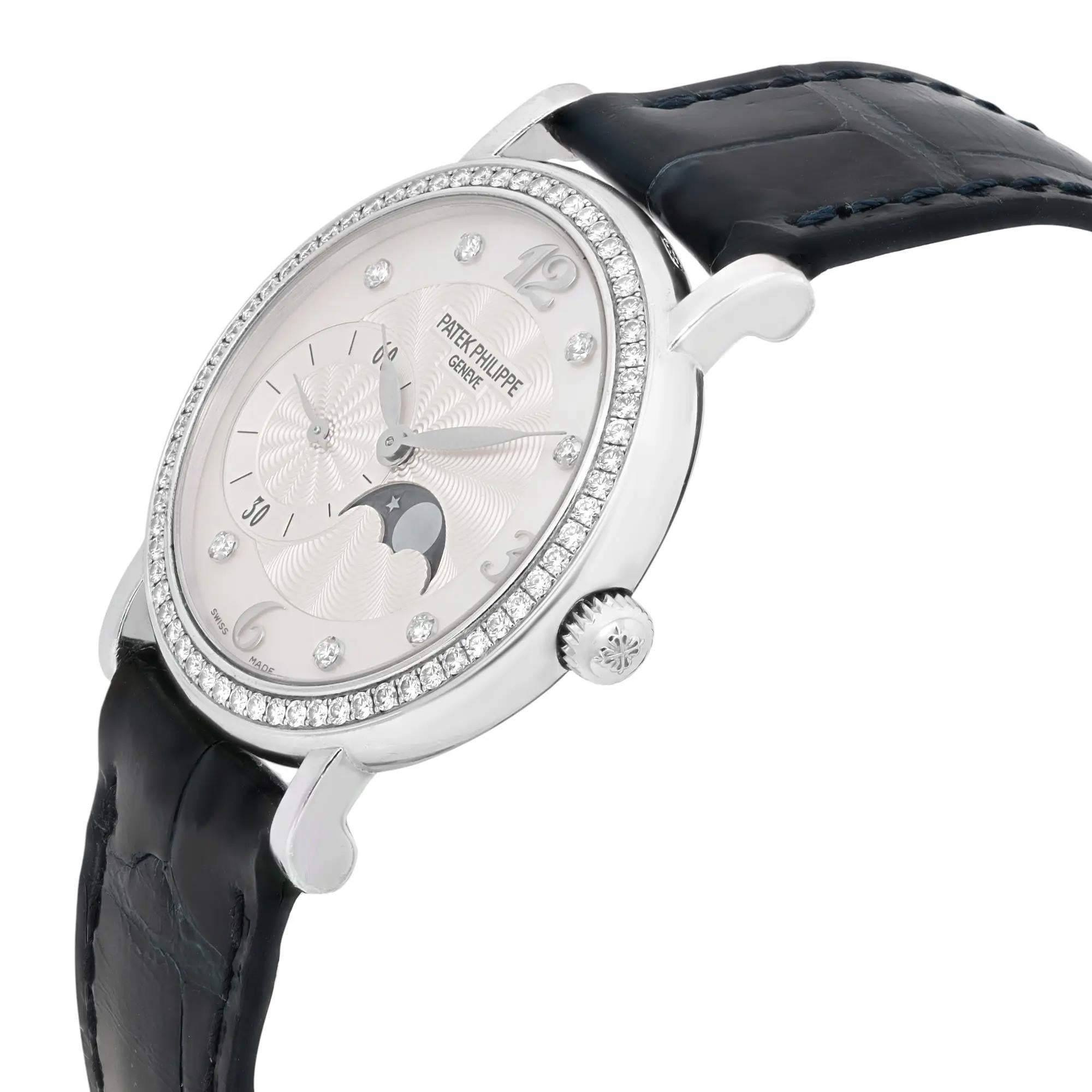Patek Philippe Calatrava Oro bianco 18 carati Diamante Argento Quadrante MOP Orologio 4958G In condizioni buone in vendita a New York, NY