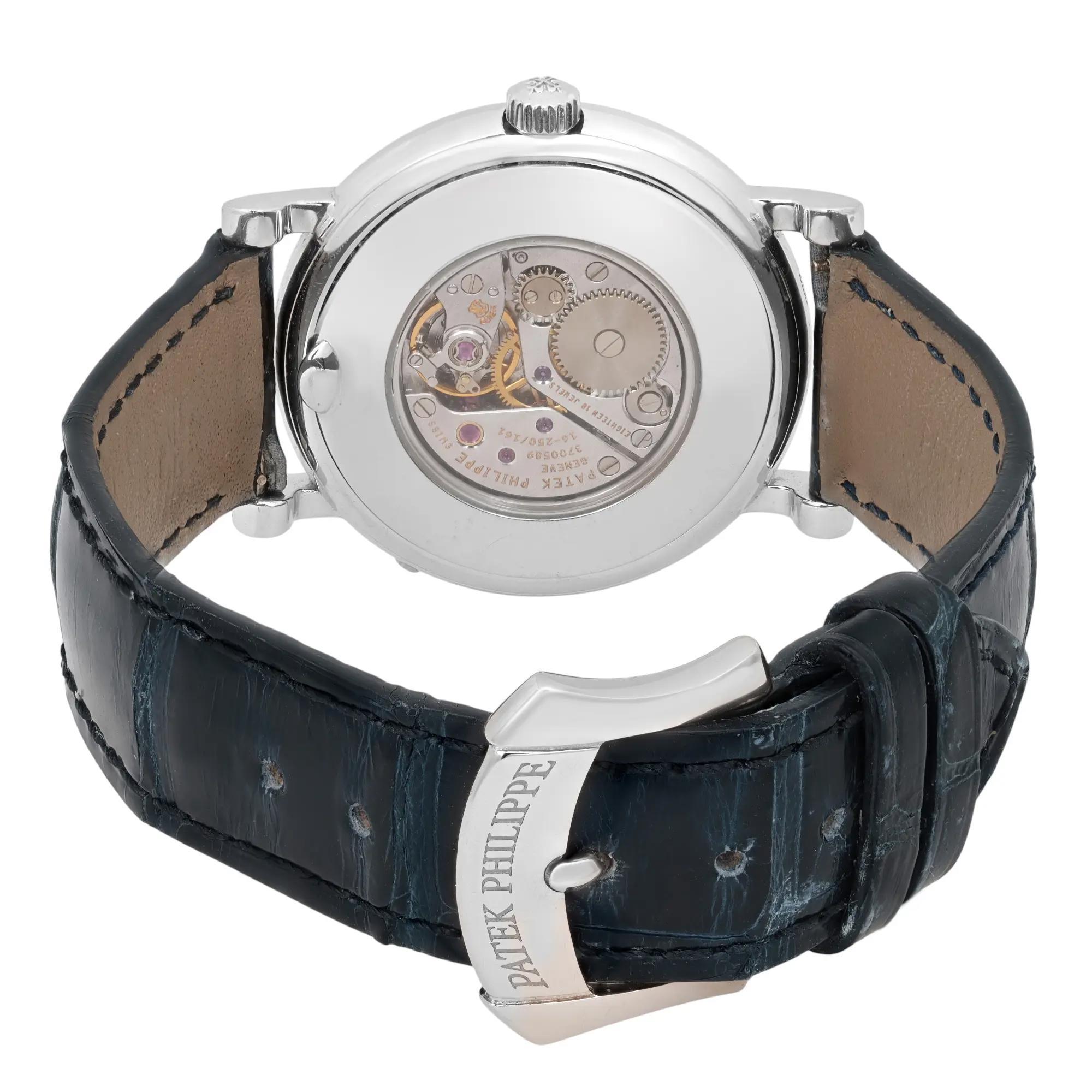 Patek Philippe Calatrava Oro bianco 18 carati Diamante Argento Quadrante MOP Orologio 4958G in vendita 1