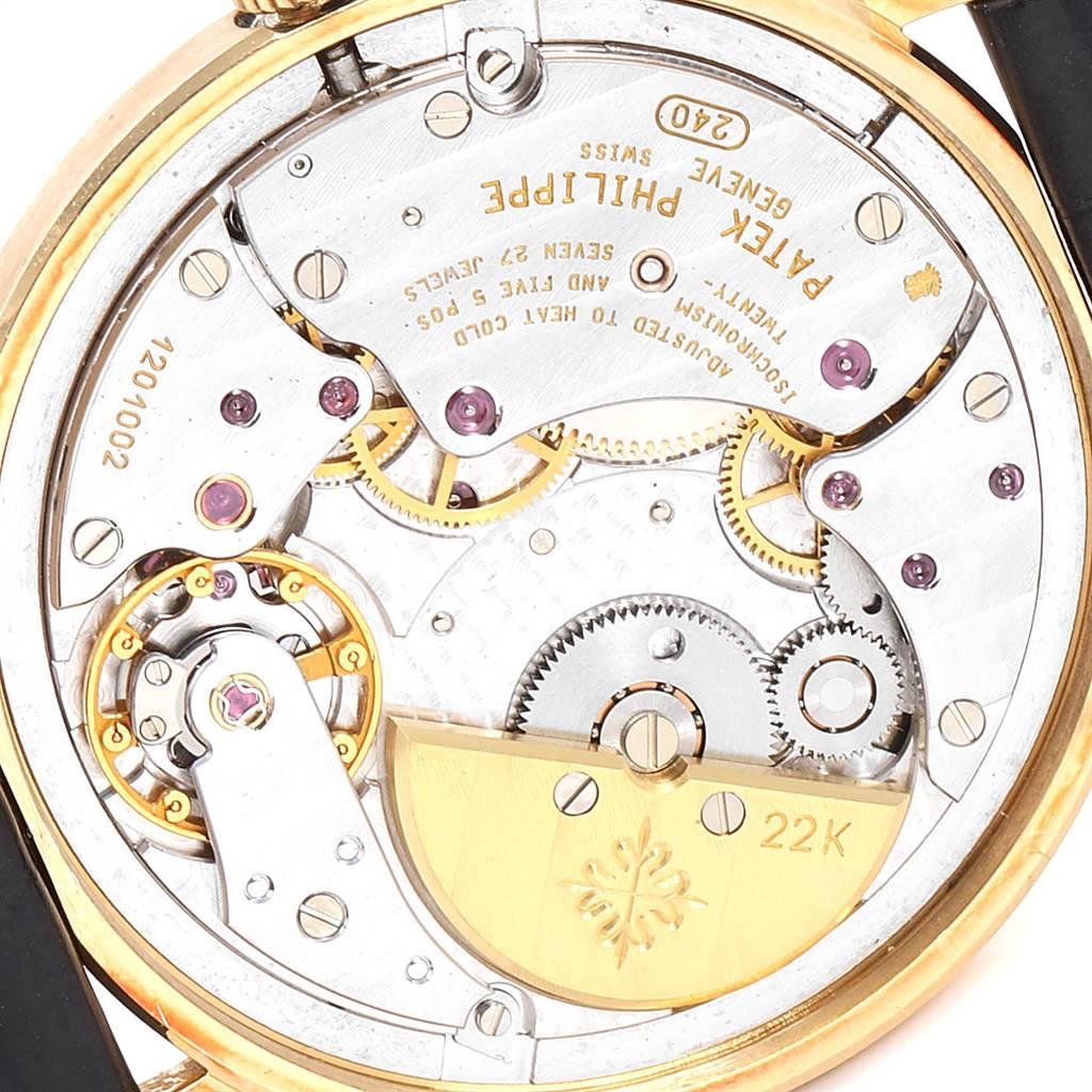 Patek Philippe Calatrava 18 Karat Yellow Gold Automatic Men's Watch 3992 For Sale 3
