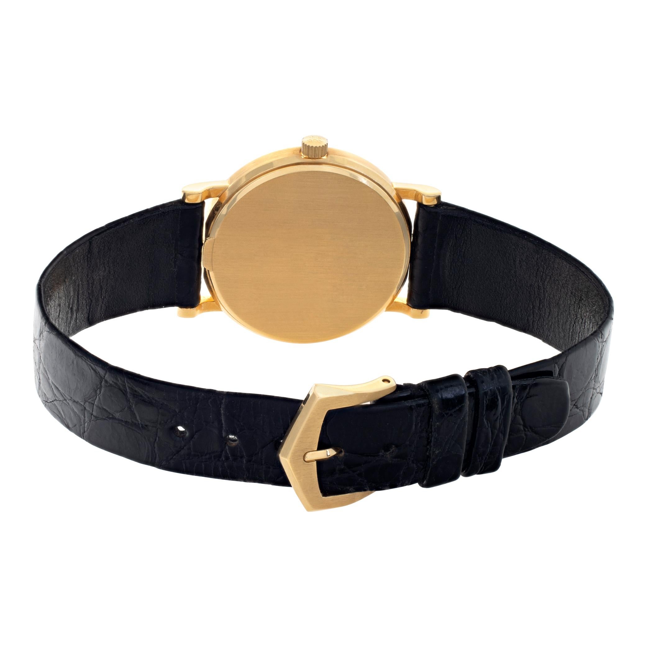 Women's or Men's Patek Philippe Calatrava 18k yellow gold Automatic Wristwatch Ref 3802J For Sale