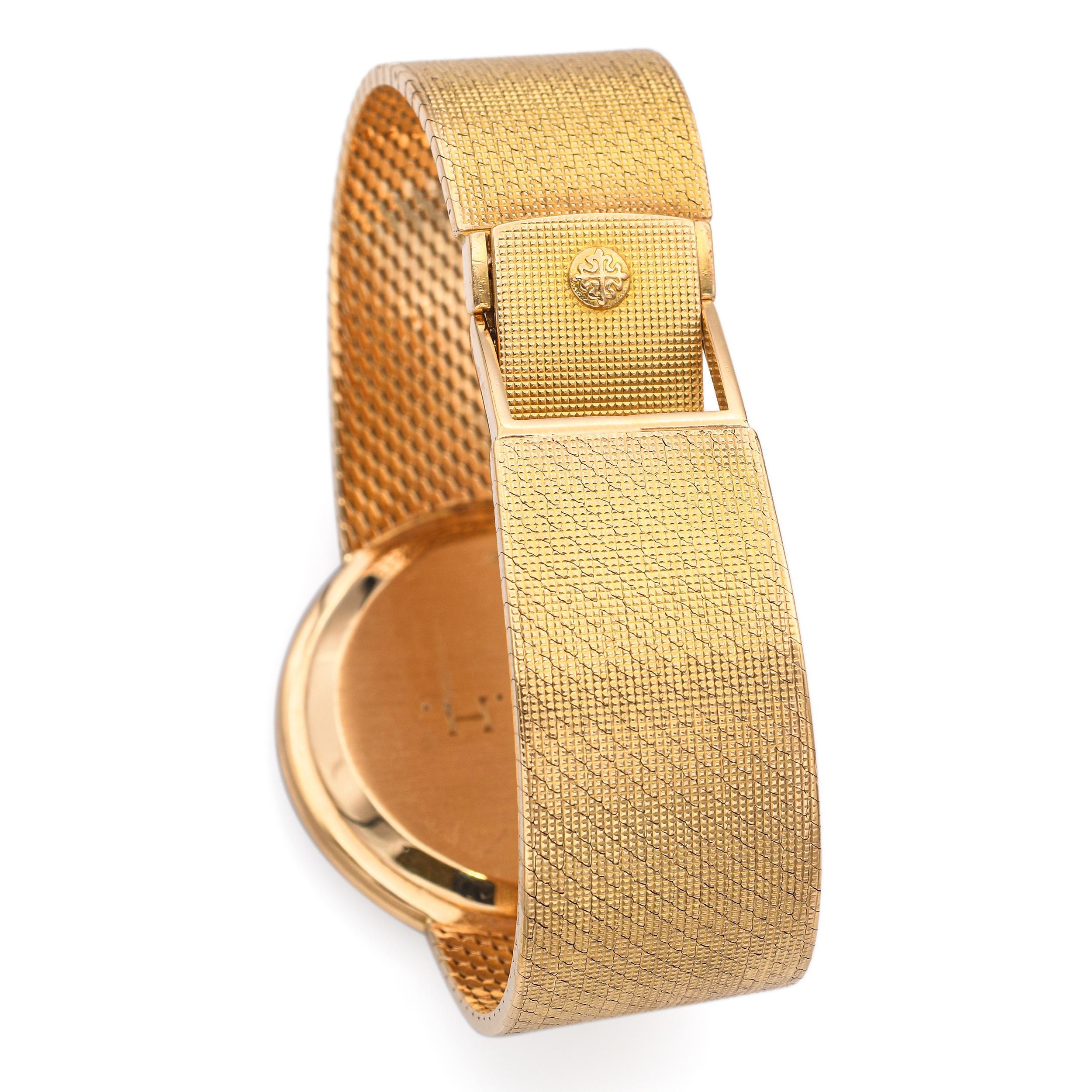 Patek Philippe Calatrava 18k Gelbgold Handaufzug Herrenuhr Ref. 3588 im Angebot 2