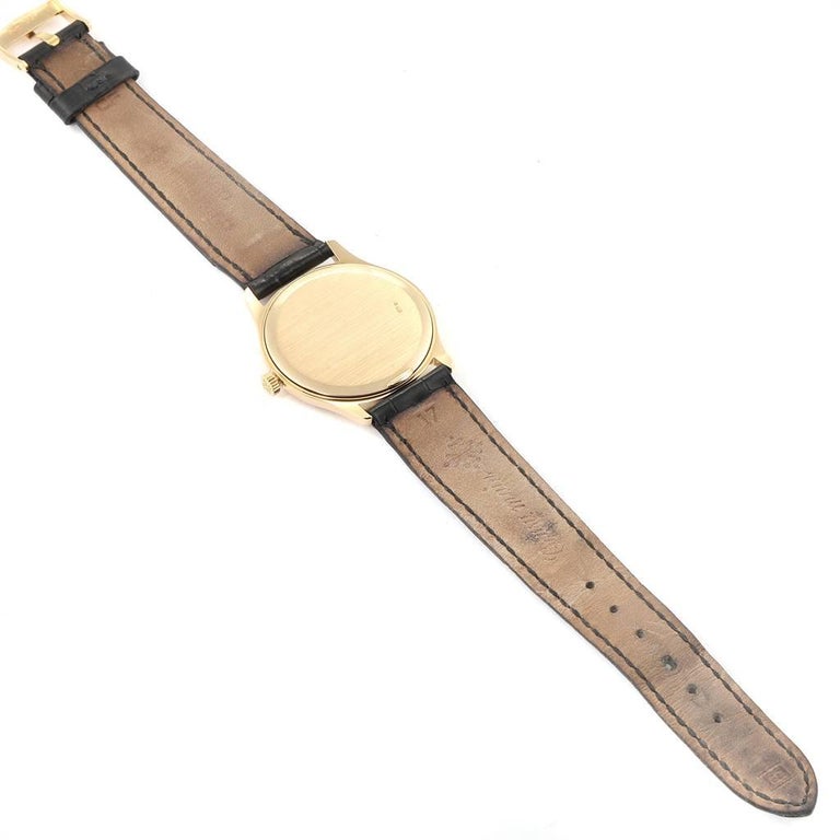 Patek Philippe Calatrava 18 Karat Yellow Gold Men's Watch 3923 For Sale at  1stDibs | patek philippe 3923, patek 3923