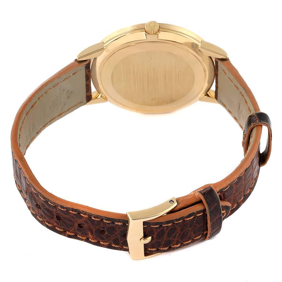 Herrenuhr von Patek Philippe Calatrava, 18 Karat Gelbgold Porzellan Zifferblatt 3893 im Angebot 5