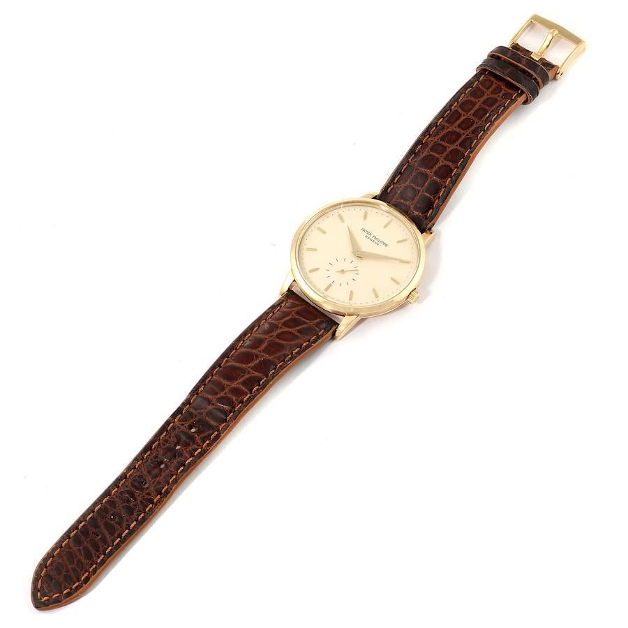Herrenuhr von Patek Philippe Calatrava, 18 Karat Gelbgold Porzellan Zifferblatt 3893 im Angebot 6