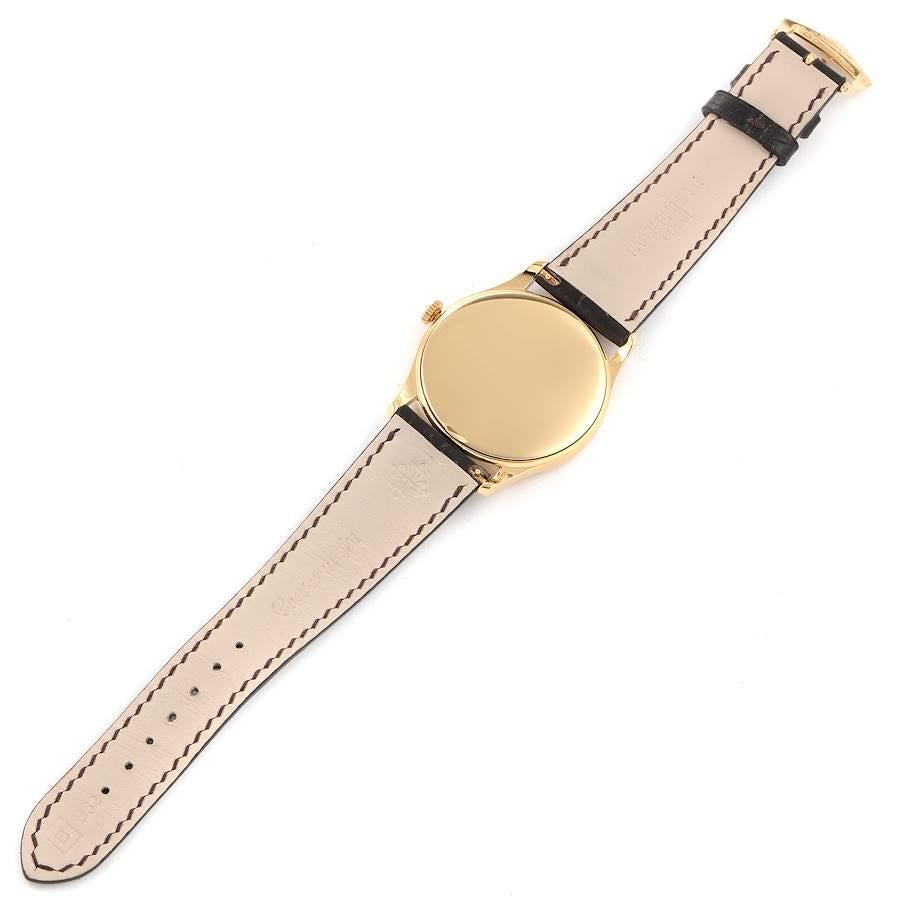 Herrenuhr mit 18 Karat Gelbgold und Silber Zifferblatt von Patek Philippe Calatrava 5196 im Angebot 7