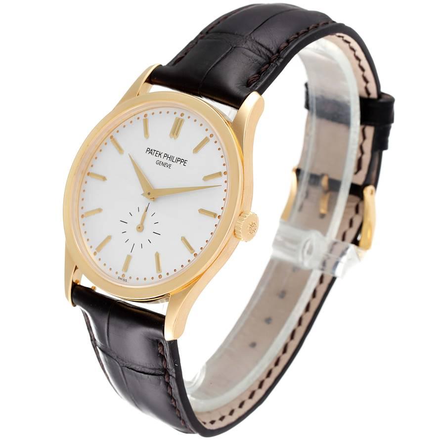 Herrenuhr mit 18 Karat Gelbgold und Silber Zifferblatt von Patek Philippe Calatrava 5196 im Angebot 1