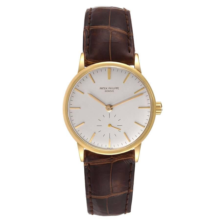 Patek Philippe Calatrava 18k Gelbgold Vintage Herrenuhr 3425. Automatisches Uhrwerk mit Selbstaufzug. Gehäuse aus 18k Gelbgold mit drei Gehäuseteilen, 34,0 mm. Gewölbte Bandanstöße. 18k Gelbgold glatte Lünette. Acrylglas. Versilbertes Zifferblatt