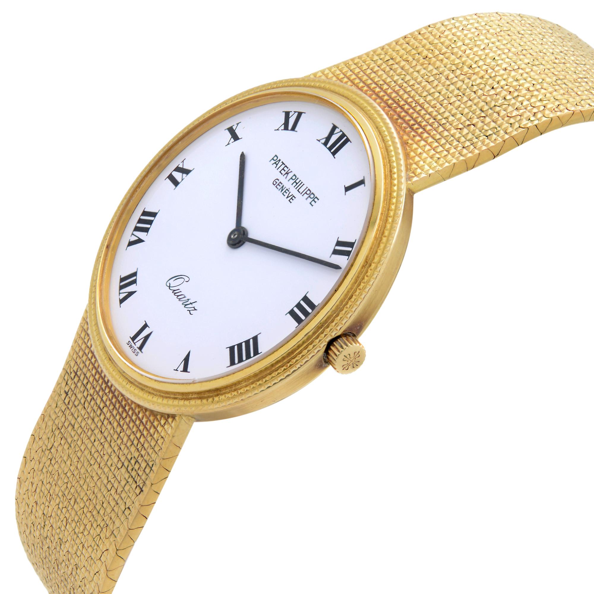 Patek Philippe Calatrava 18k Gold Weißes Zifferblatt Quarz Herrenuhr 3744-1 im Zustand „Gut“ im Angebot in New York, NY