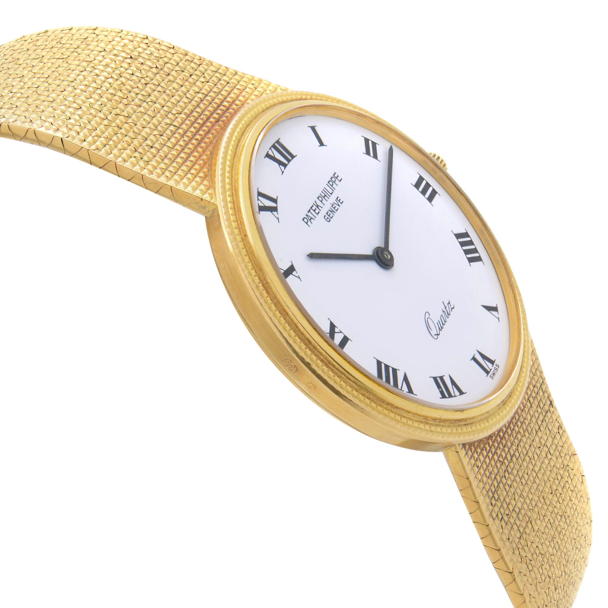 Patek Philippe Montre Calatrava pour homme en or 18 carats avec cadran blanc et quartz 3744-1 Pour hommes en vente