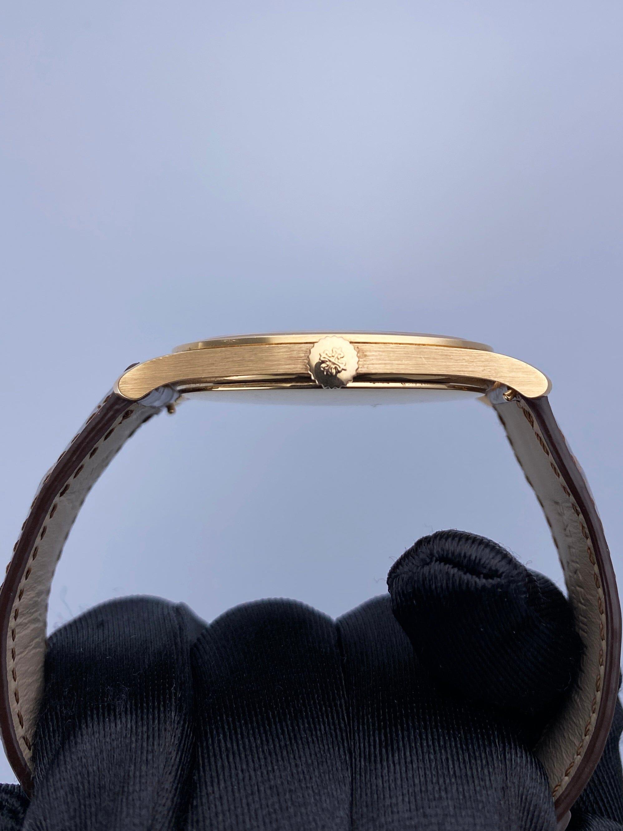 Patek Philippe Calatrava 5196R 18k Roségold Herrenuhrschachtel mit Papieren 1