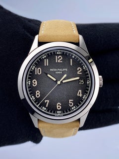 Patek Philippe Calatrava 5226G-001 Mens Watch Box Papers
