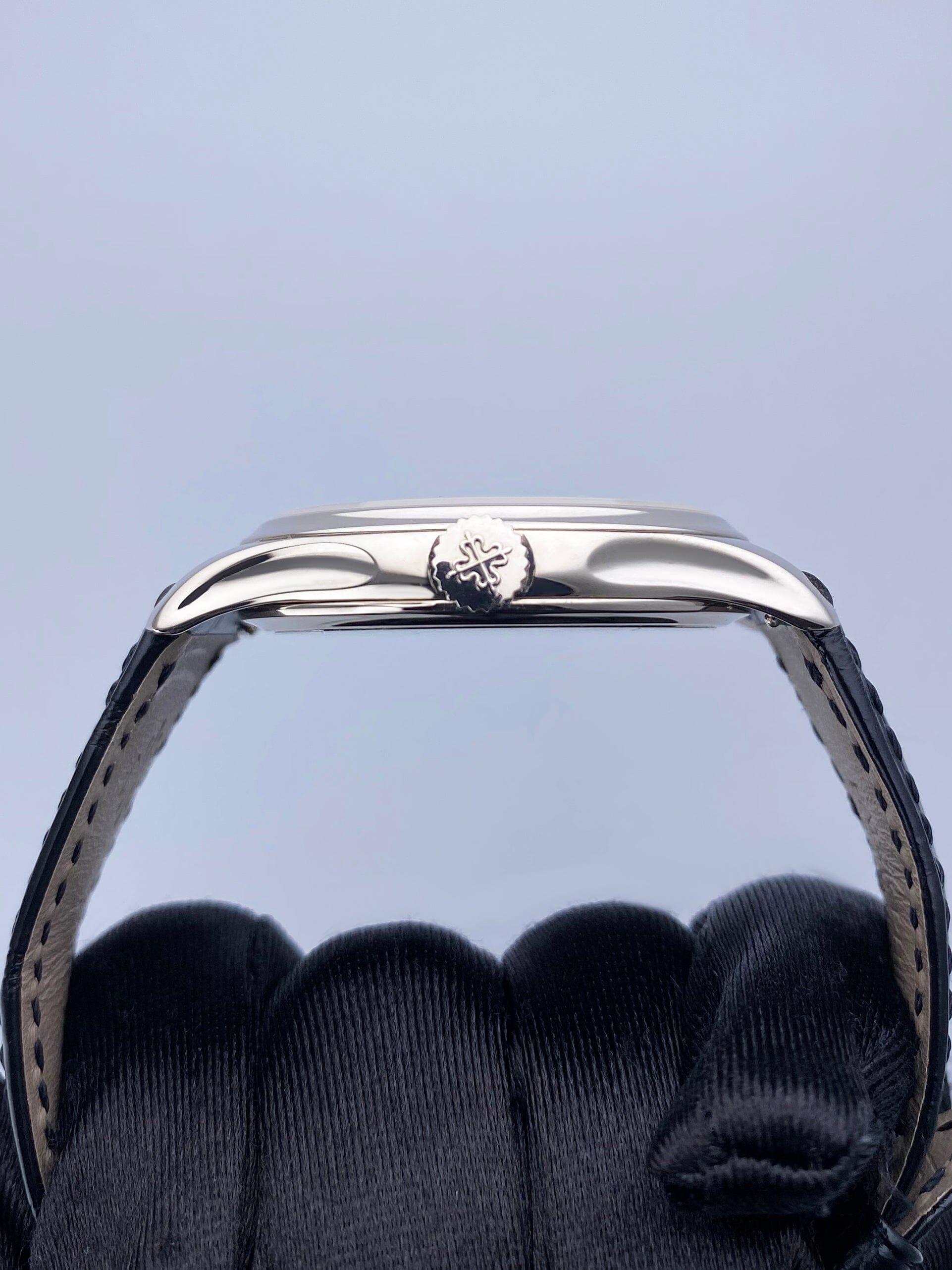 Patek Philippe Calatrava 5227G Quadrante Avorio Oro Bianco 18K Orologio Uomo Scatola Documenti in vendita 2