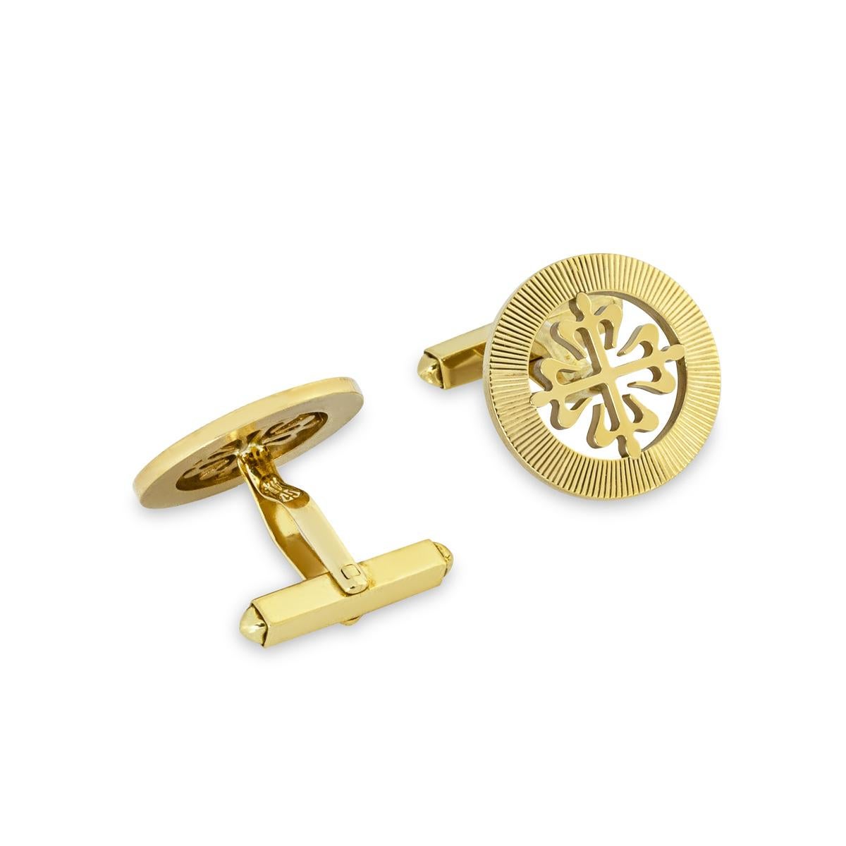 Patek Philippe Calatrava Cross Cufflinks Yellow Gold In Excellent Condition For Sale In London, GB