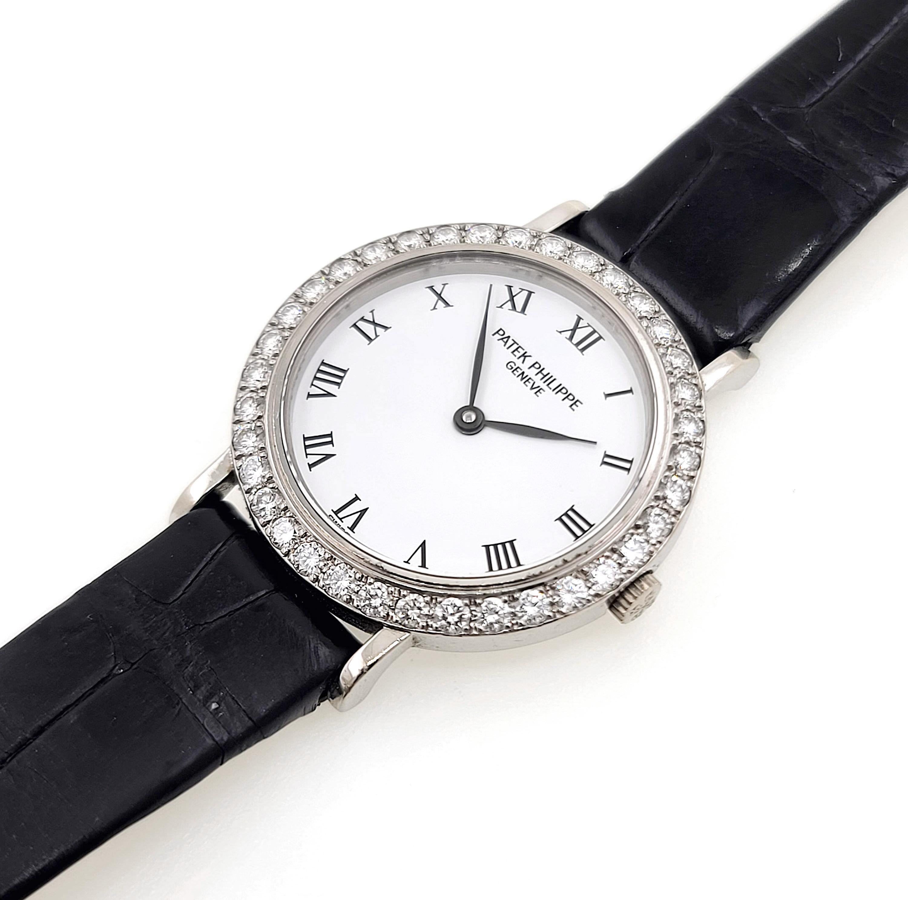 Patek Philippe Calatrava Full Set with 36 Diamonds Lady 4820 18k White Gold In Excellent Condition For Sale In Neuilly-sur-Seine, IDF