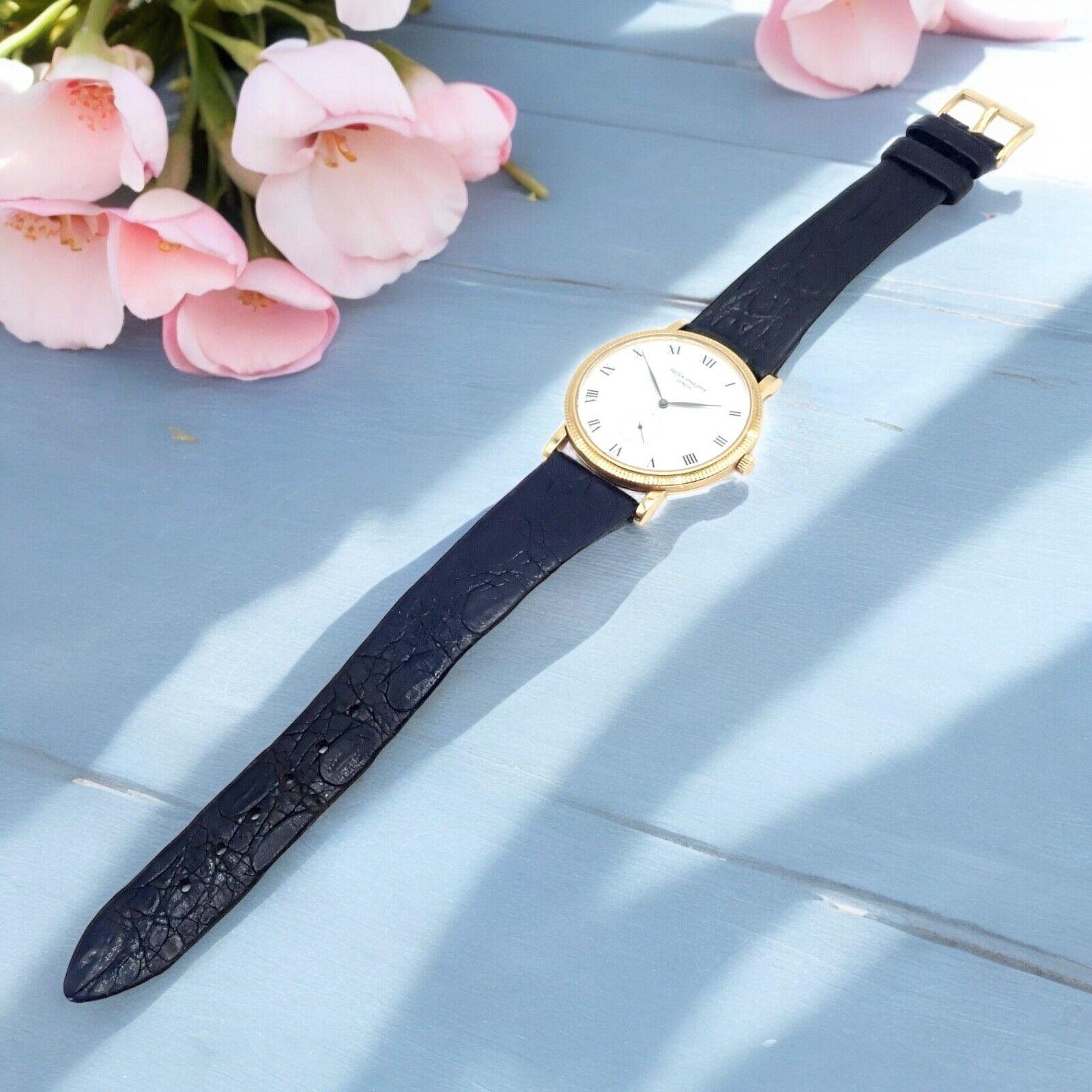 Patek Philippe Calatrava Manual Wind Roman Dial Yellow Gold Watch In Excellent Condition For Sale In Holland, PA