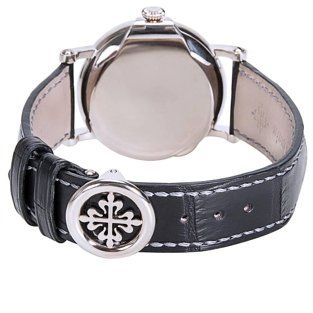Women's or Men's Patek Philippe White Gold Calatrava Mechanical Wristwatch