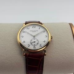 Patek Philippe Calatrava Ref. 5022J Montre en or 18k avec cadran en porcelaine