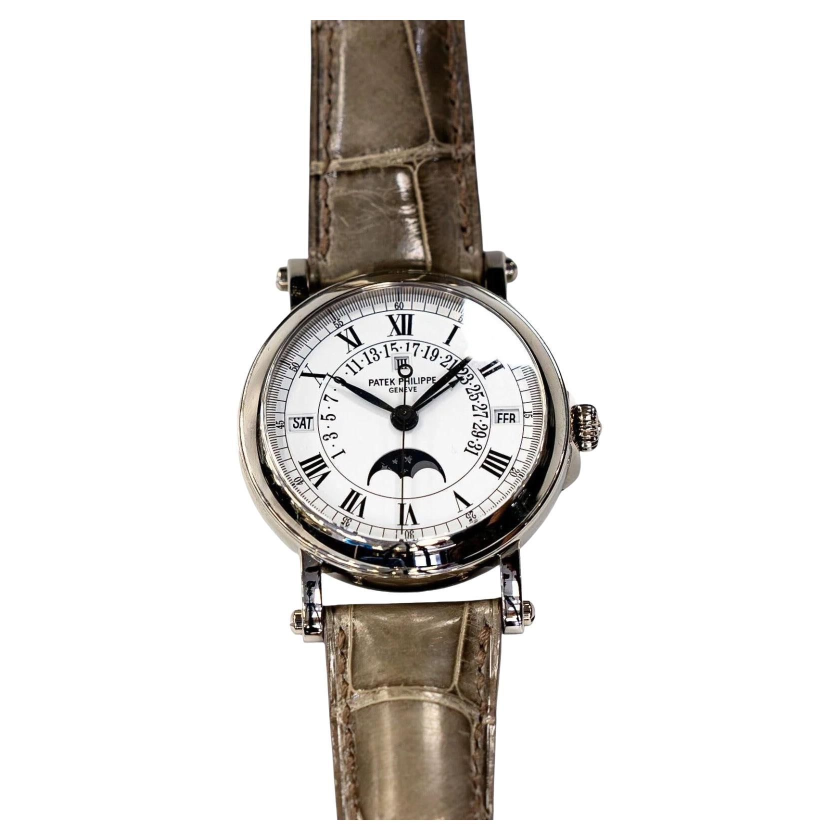 Patek Philippe Calatrava Calendario Perpetuo Orologio da Uomo in Oro Bianco 5059G in vendita