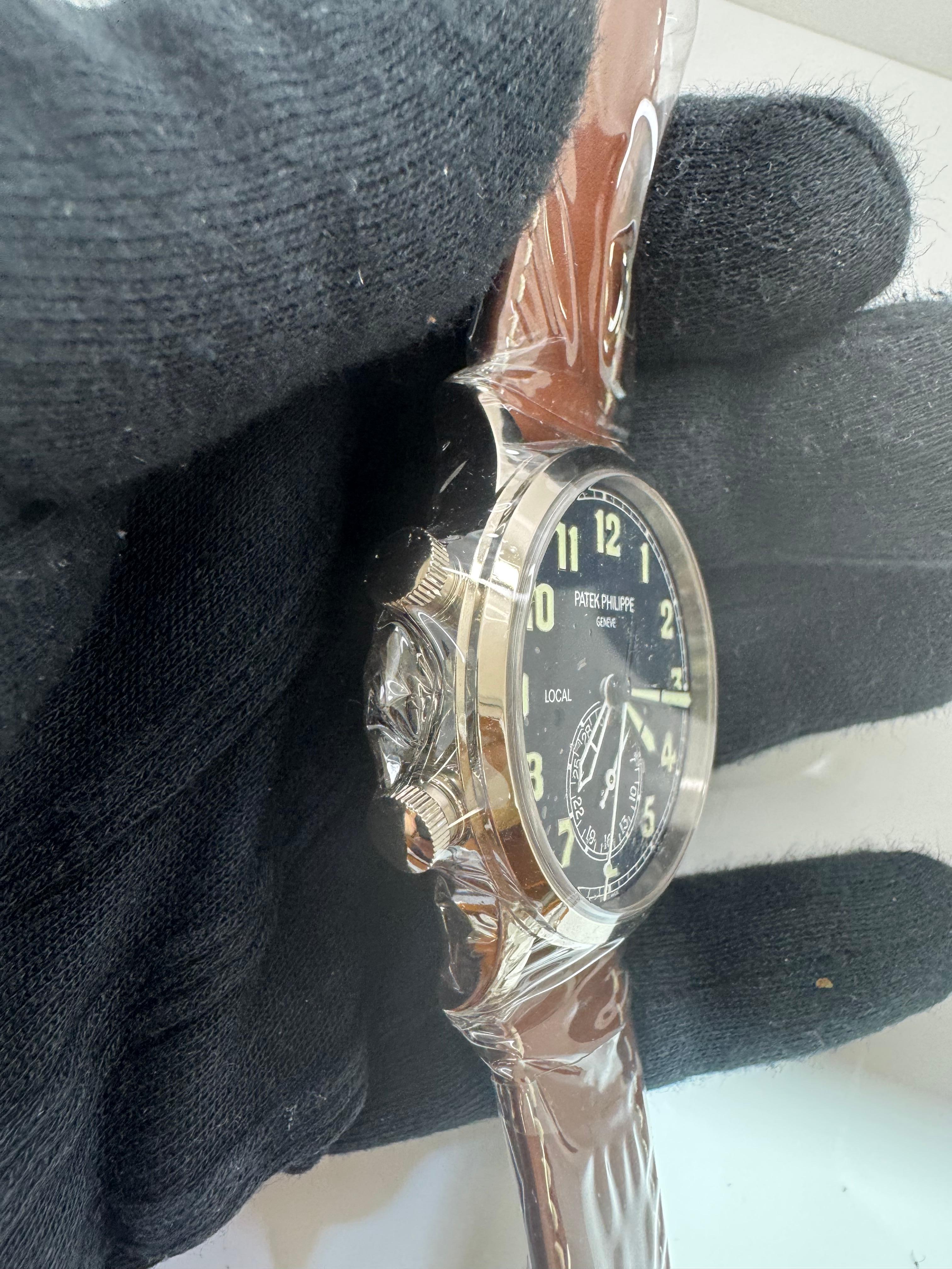 Art Deco Patek Philippe Calatrava Pilot Travel Time 5524G -Blue Dial For Sale