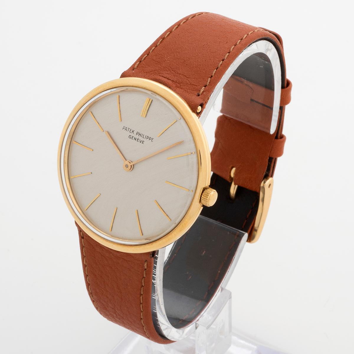 Patek Philippe Calatrava Ref 2591, 18 Karat Gold, wunderbarer Originalzustand im Zustand „Gut“ in Canterbury, England