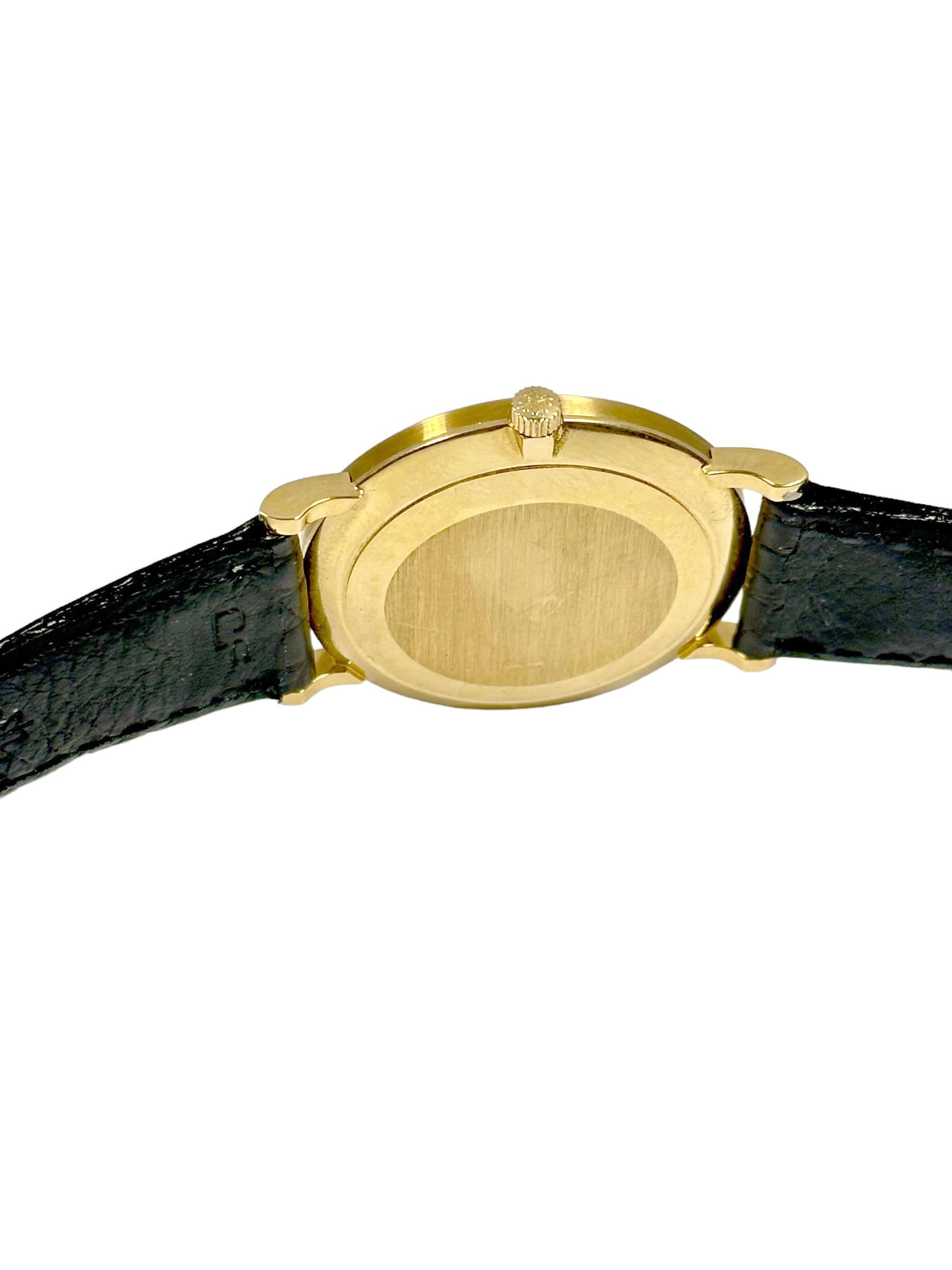 Patek Philippe Calatrava Réf. 3919 Montre-bracelet mécanique en or jaune Excellent état - En vente à Chicago, IL