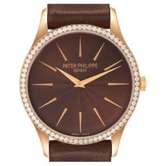 Patek Philippe Montre Calatrava pour femme avec cadran en or rose et marron, 4897R