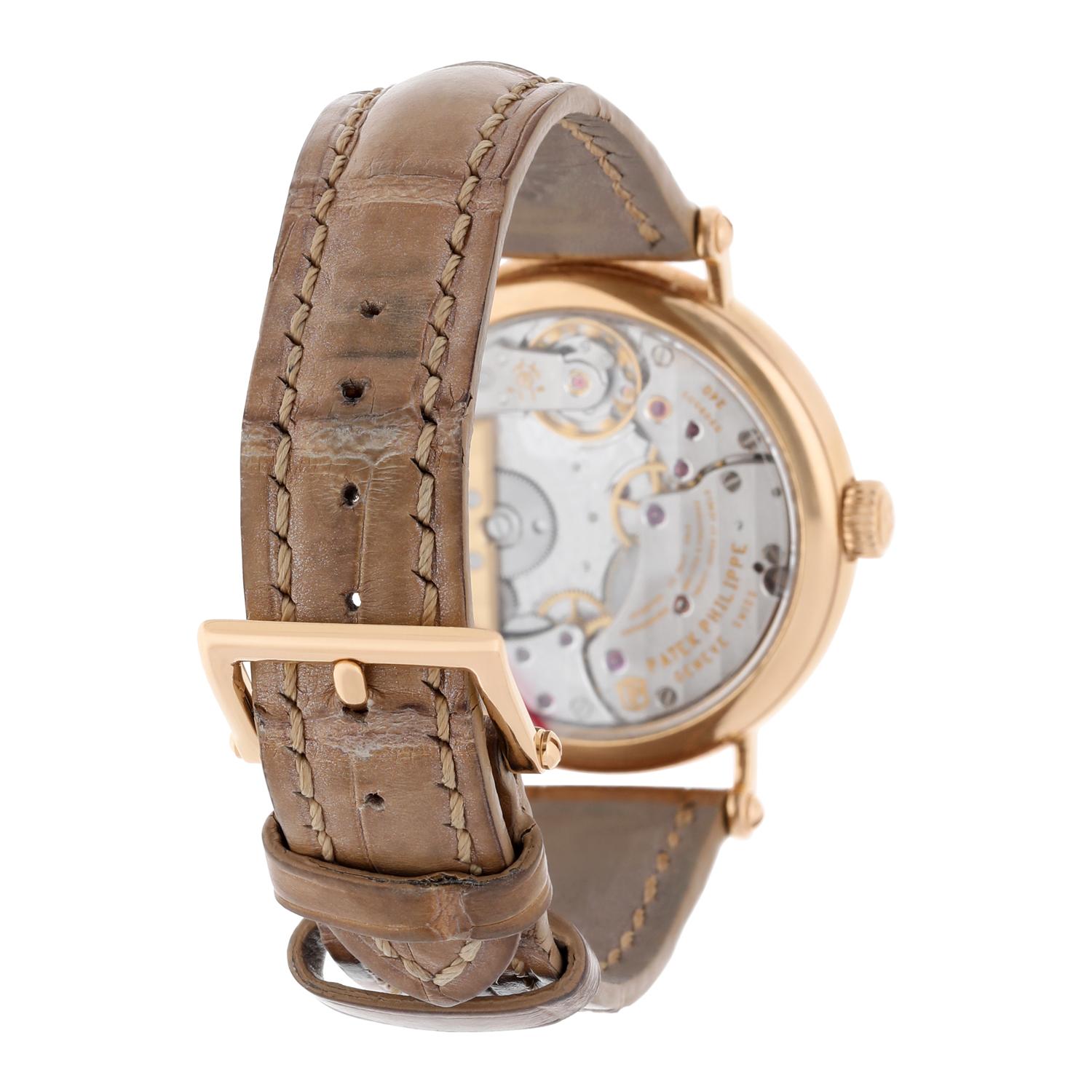 Patek Philippe Calatrava Thin 18kt Rose Gold Automatic Ladies Watch 7200R-001 en vente 2