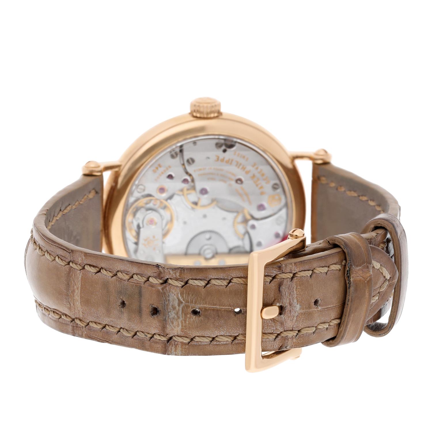Patek Philippe Calatrava Thin 18kt Rose Gold Automatic Ladies Watch 7200R-001 en vente 3