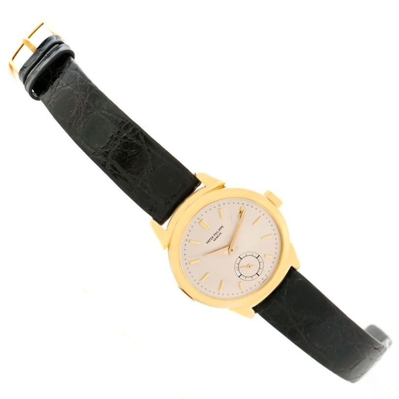 Patek Philippe Calatrava Vintage 18 Karat Yellow Gold Watch 1491, Year 1947 For Sale 4