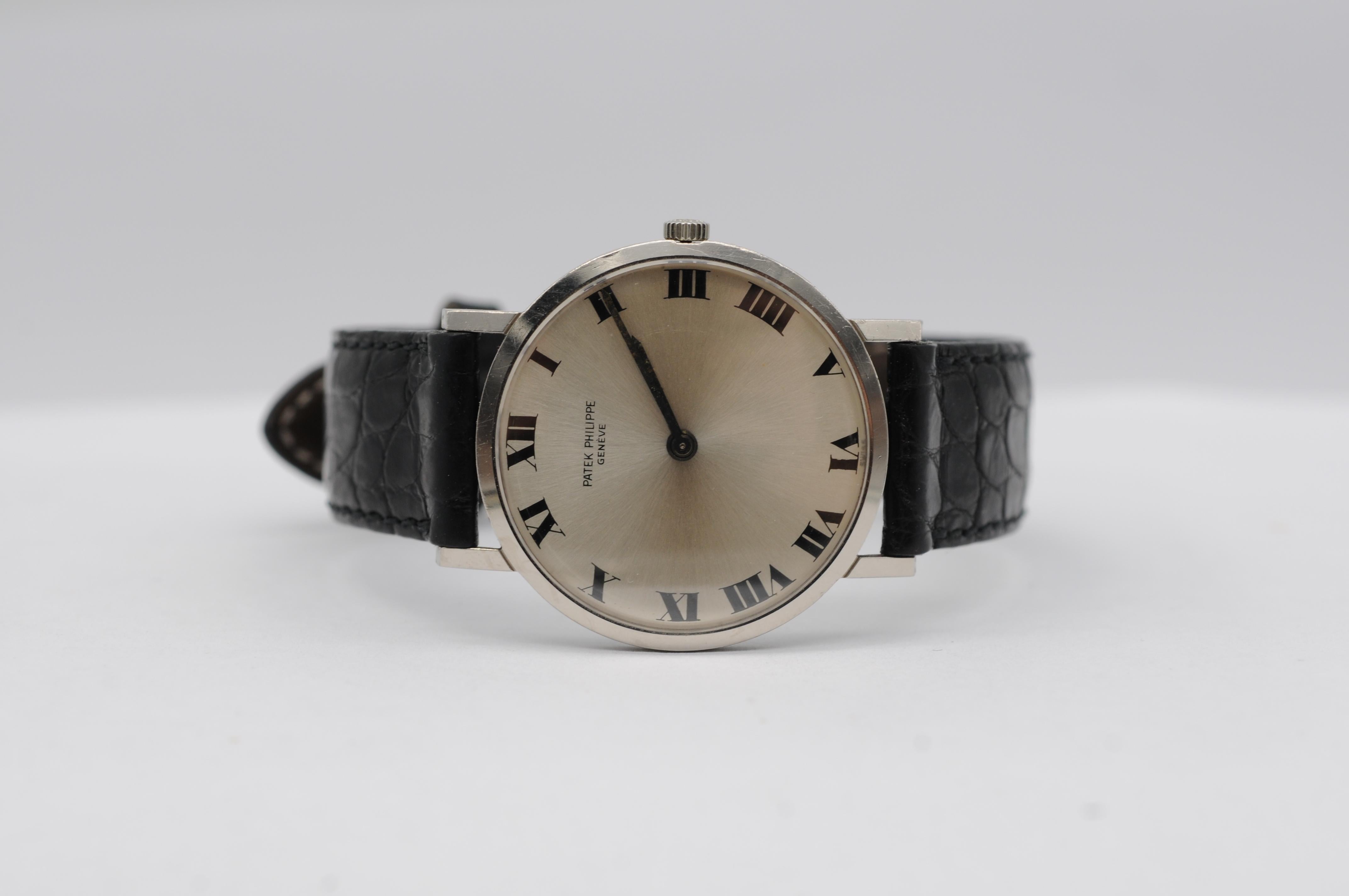 Patek Philippe Calatrava Vintage 18K White Gold 31mm Manual Wind Ref. 3512 In Good Condition For Sale In Berlin, BE