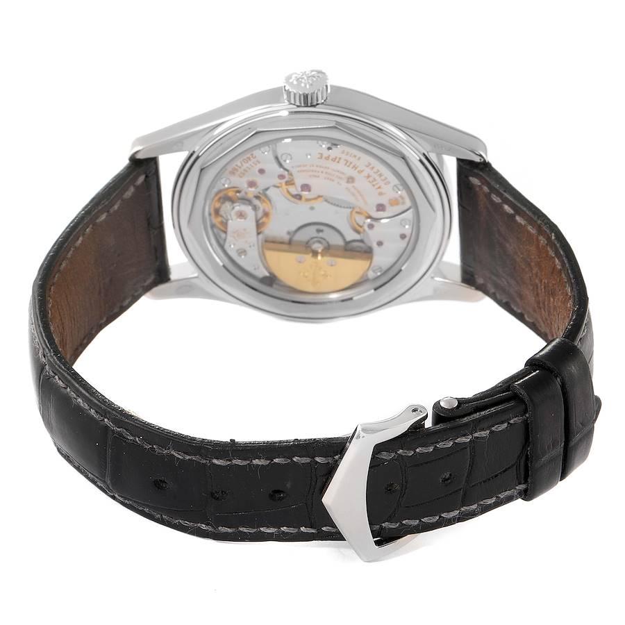 Patek Philippe Calatrava Herrenuhr mit schwarzem Zifferblatt aus Weißgold 6000 im Angebot 5