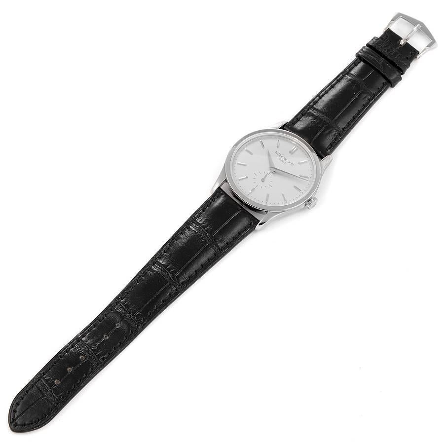 Mechanische Herrenuhr 5196G von Patek Philippe Calatrava aus Weißgold im Angebot 7
