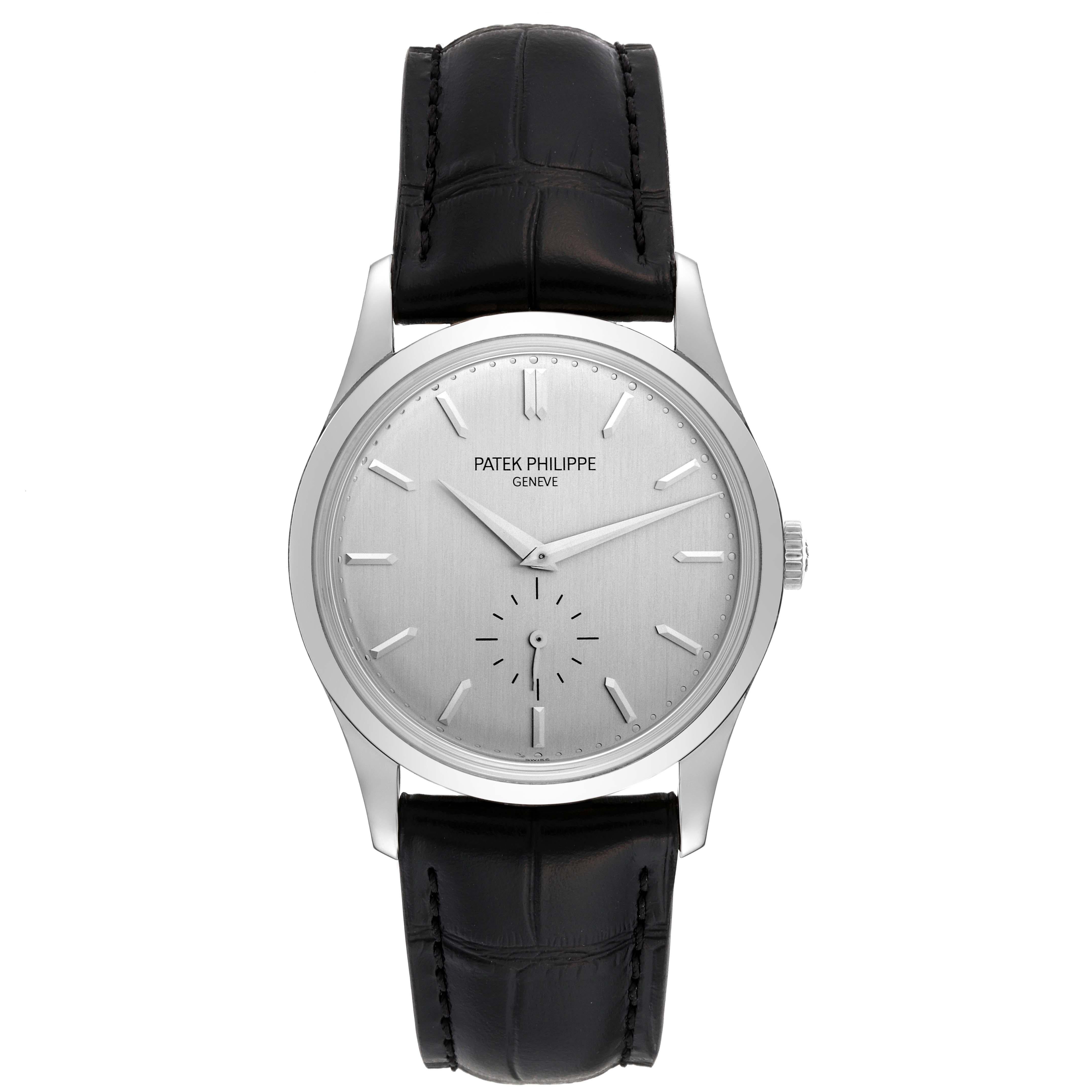 Patek Philippe Calatrava White Gold Mechanical Mens Watch 5196G In Excellent Condition For Sale In Atlanta, GA