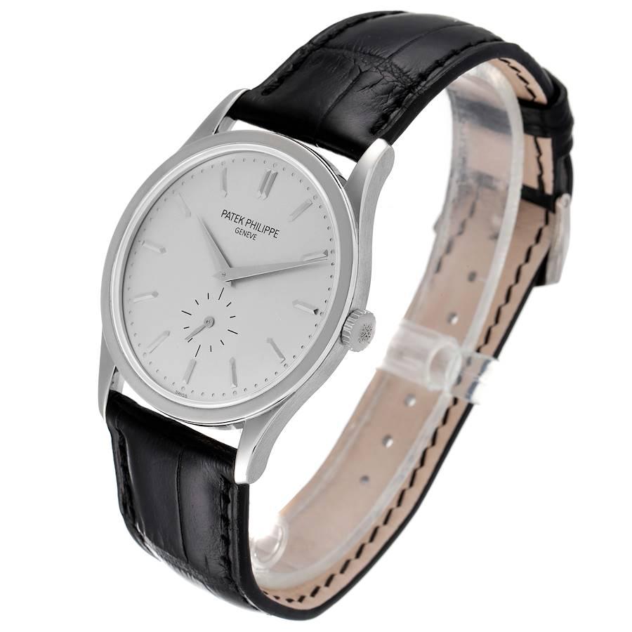 Mechanische Herrenuhr 5196G von Patek Philippe Calatrava aus Weißgold im Angebot 1