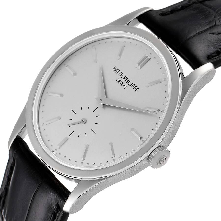 Mechanische Herrenuhr 5196G von Patek Philippe Calatrava aus Weißgold im Angebot 2