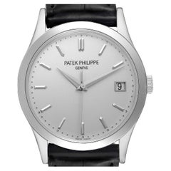 Patek Philippe Calatrava Weißgold Silber Zifferblatt Herrenuhr 5296 Box Papiere