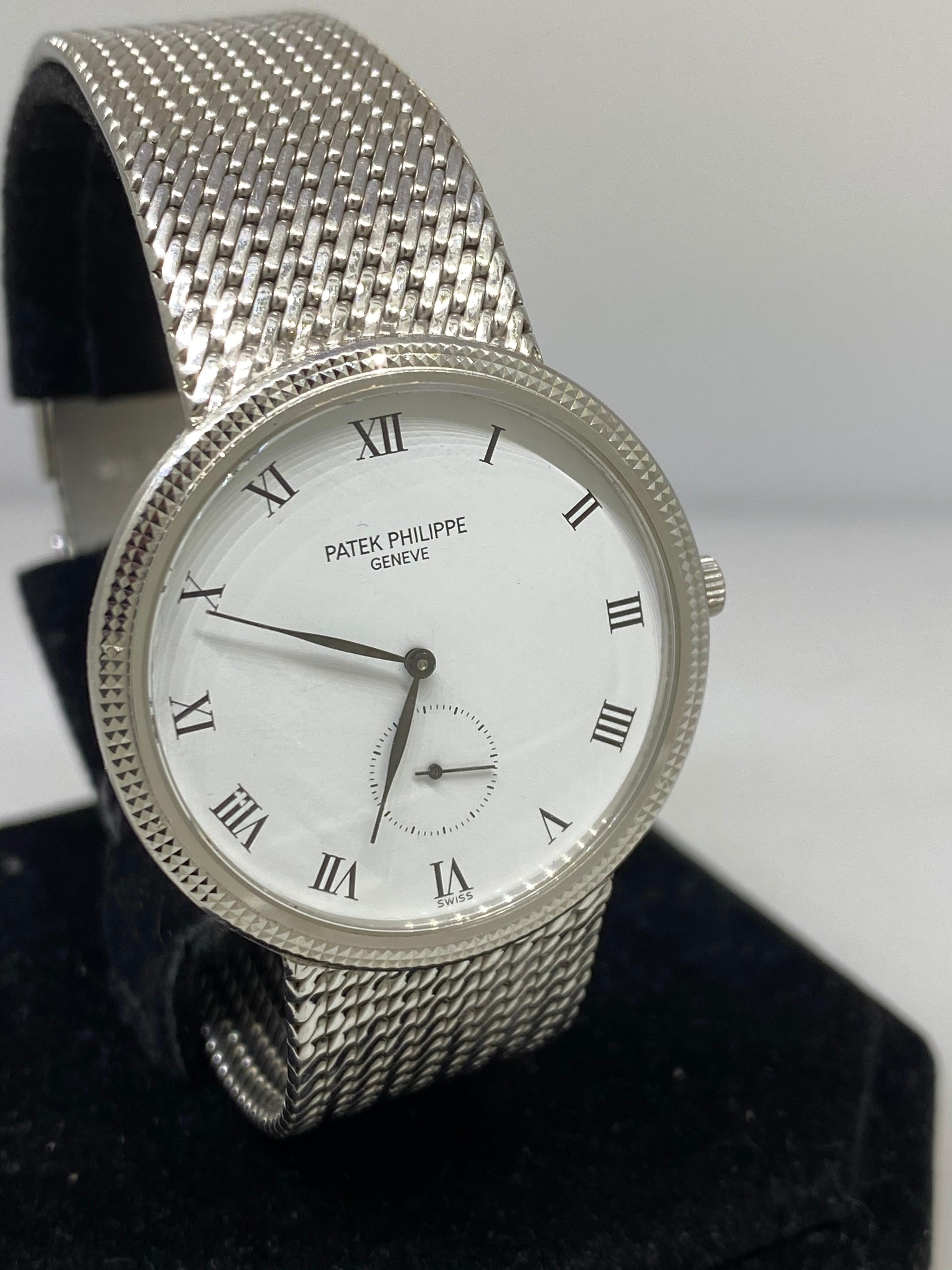 Patek Philippe Calatrava Men's Watch

Model Number: 3919-5g

100% Authentic

Pre-Owned in Excellent Condition

Comes with a generic watch box

18 Karat White Gold Case & Bracelet

Scratch Resistant Sapphire Crystal

White Dial

Roman Numeral Hour