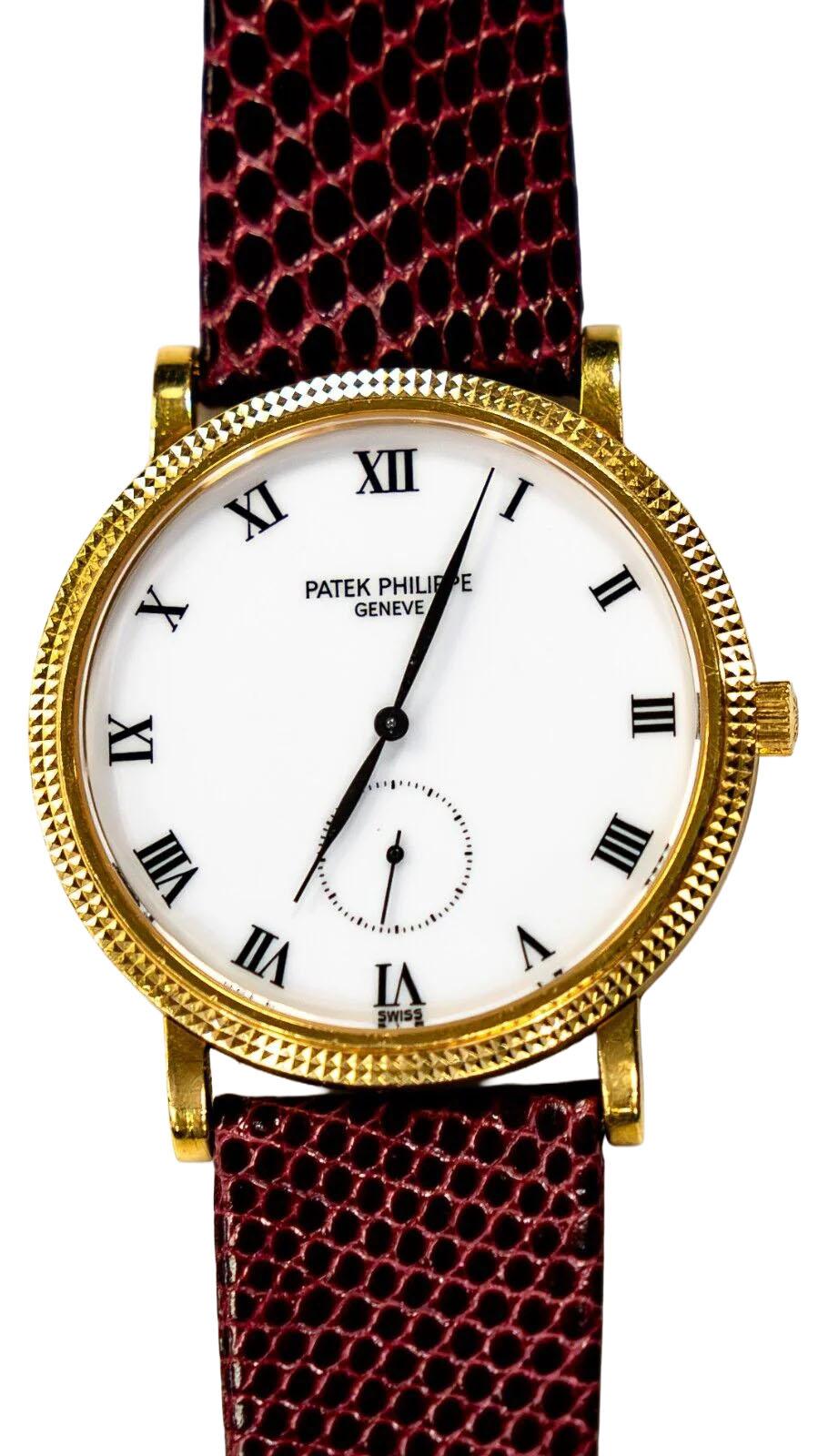 Questo orologio Patek Philippe Calatrava, referenza 5059G, è un orologio lussuoso ed elegante progettato per gli uomini che apprezzano lo stile classico e l'artigianato raffinato. Presenta una cassa rotonda in oro bianco da 36 mm con lunetta in oro