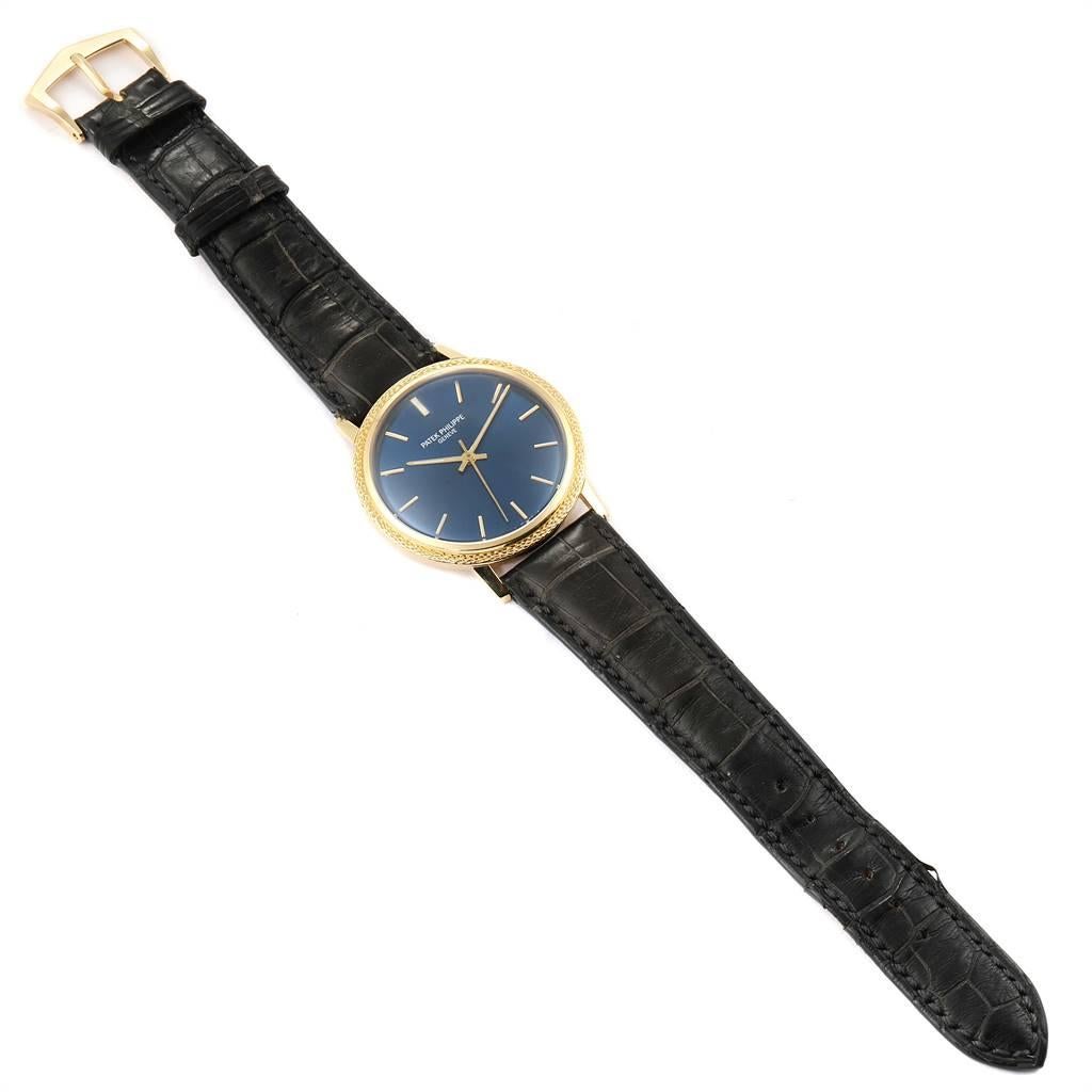 Patek Philippe Calatrava Yellow Gold Blue Dial Vintage Men's Watch 3569 For Sale 4