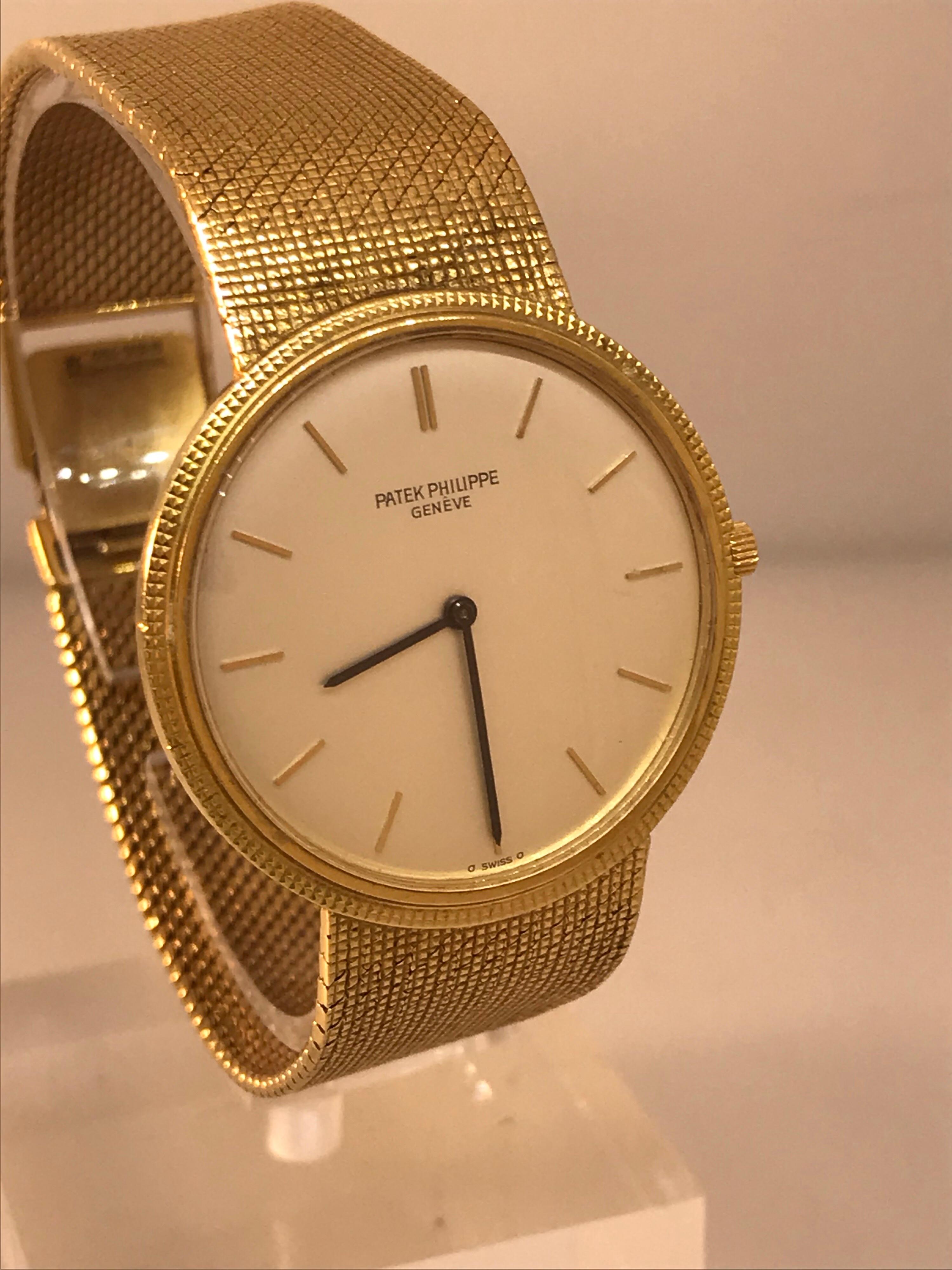 Patek Philippe Calatrava Yellow Gold Bracelet Silver Dial Men's Watch 3520DJ/1!! For Sale 1