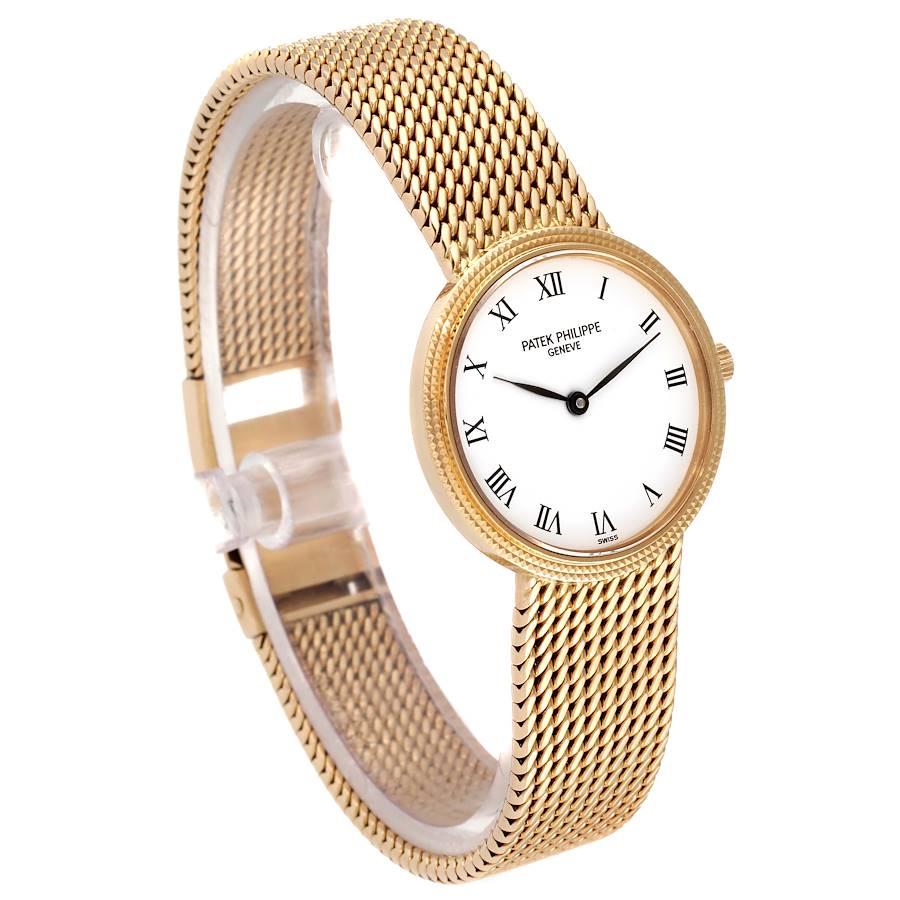 Damenuhr 4819, Calatrava Gelbgold, Hobnail-Lünette, von Patek Philippe im Zustand „Hervorragend“ im Angebot in Atlanta, GA