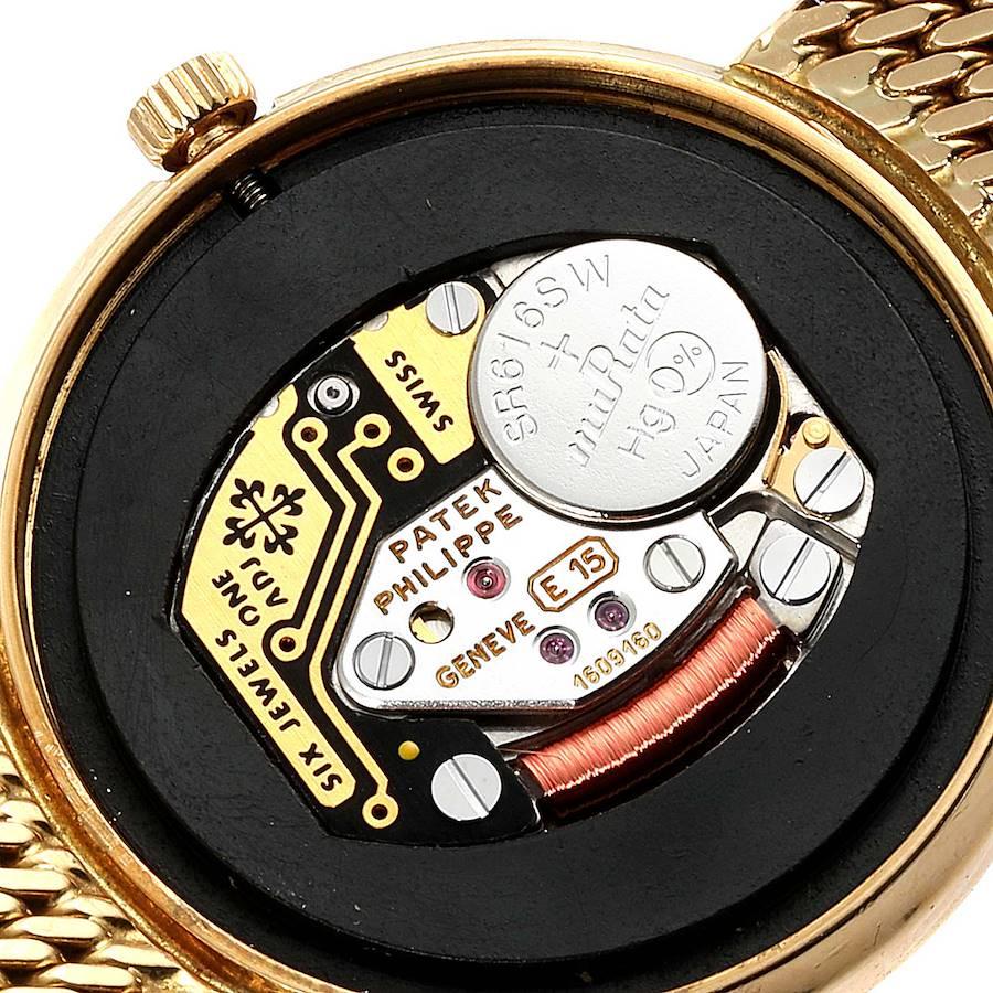 Damenuhr 4819, Calatrava Gelbgold, Hobnail-Lünette, von Patek Philippe im Angebot 3