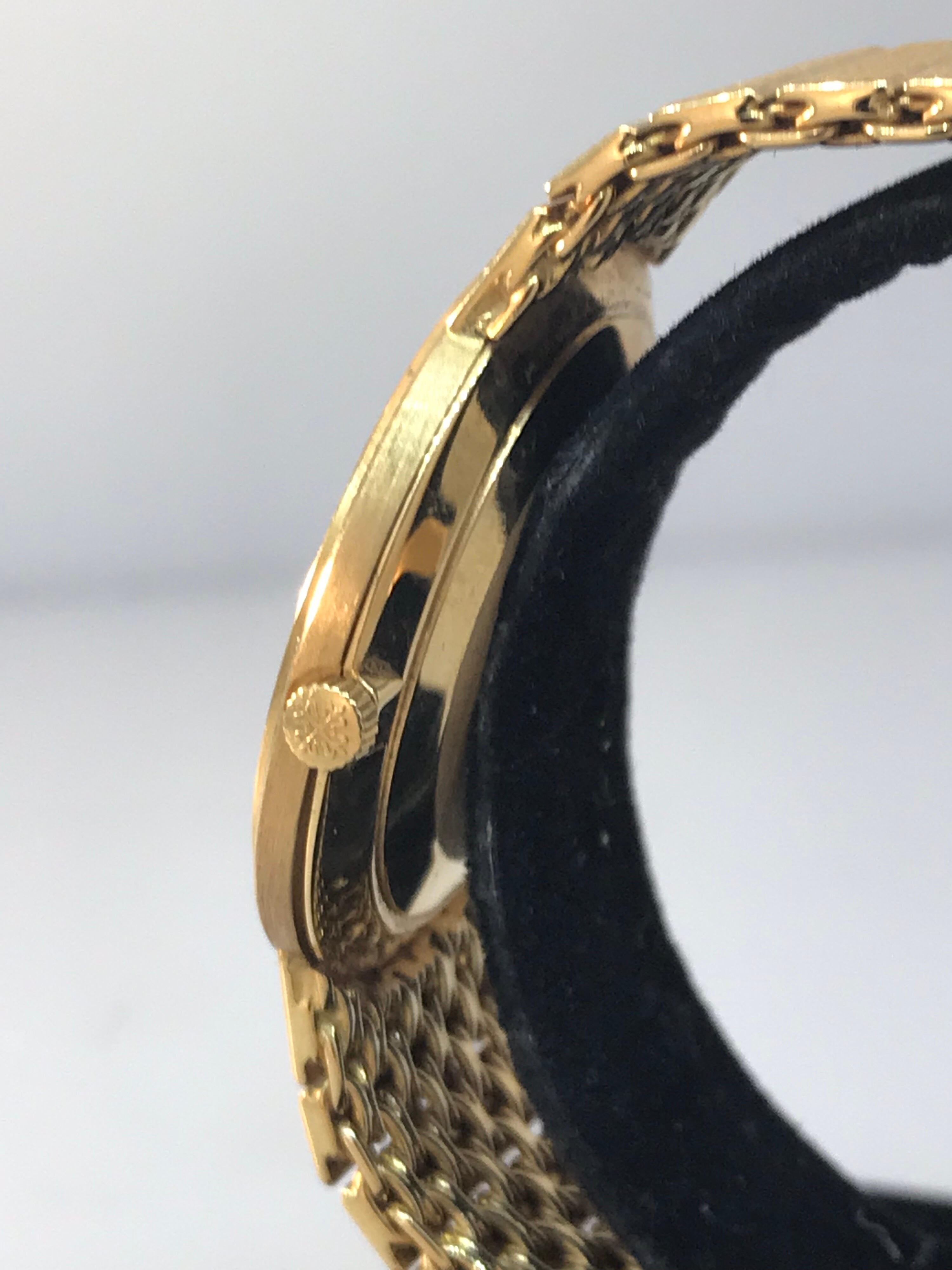 Women's or Men's Patek Philippe Calatrava Yellow Gold Mechanical Men's Bracelet Watch 3919/10 For Sale