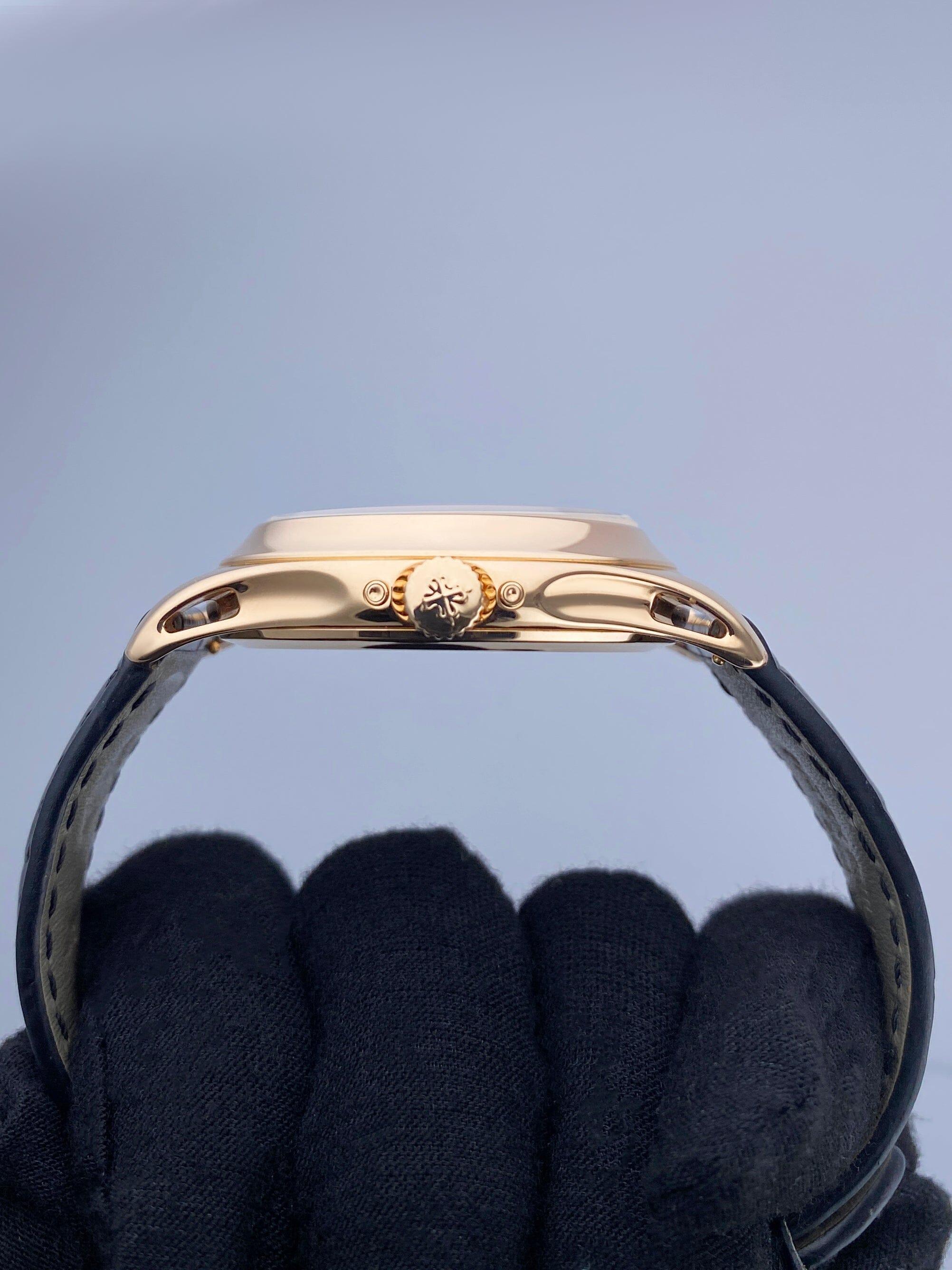 Patek Philippe Komplikationen 5205R Silber Zifferblatt Herrenuhr Box Papiere im Angebot 1